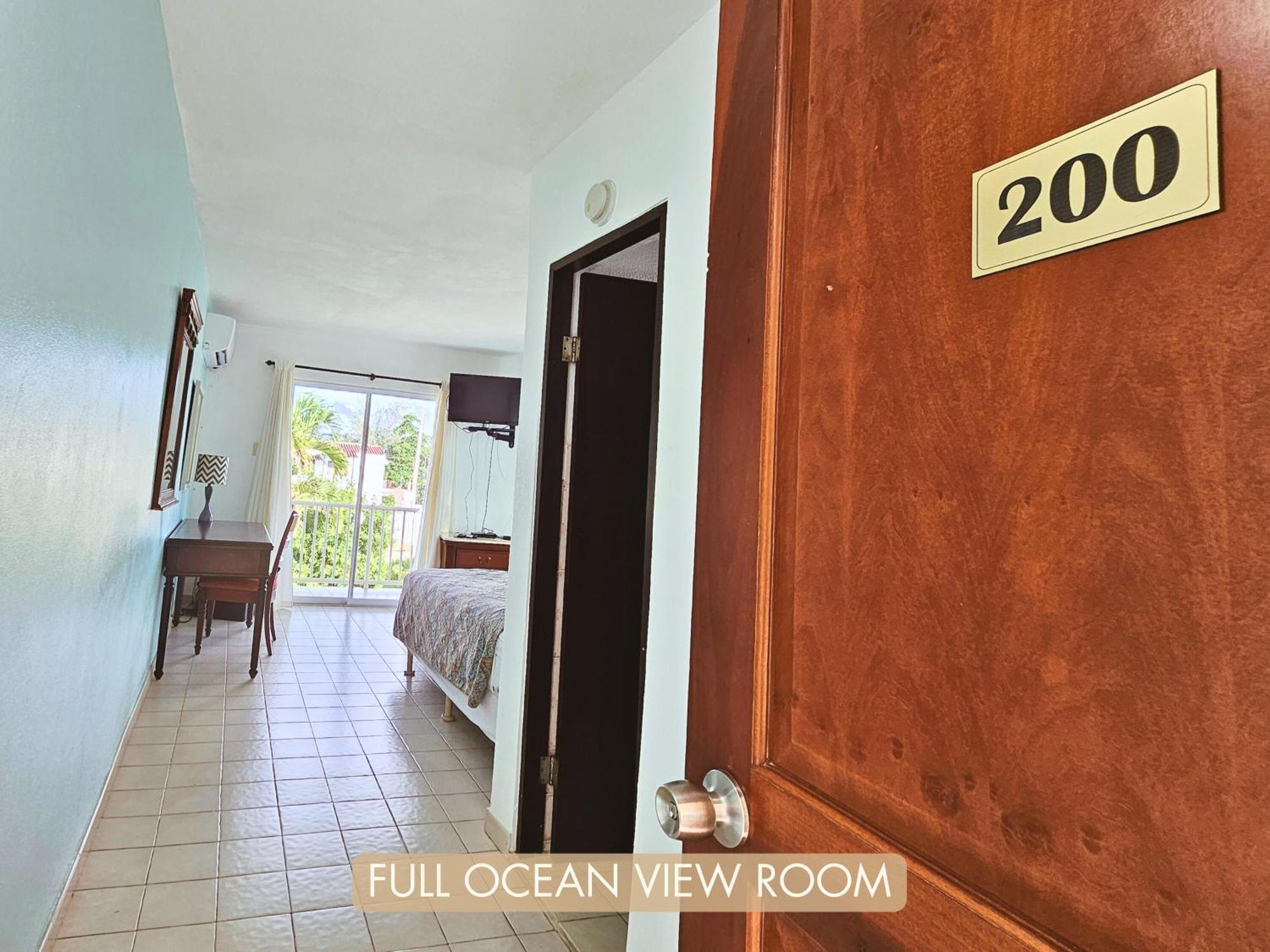 Selva Boutique Hotel - Luquillo Oceanfront Retreat - Adults Only Exterior photo